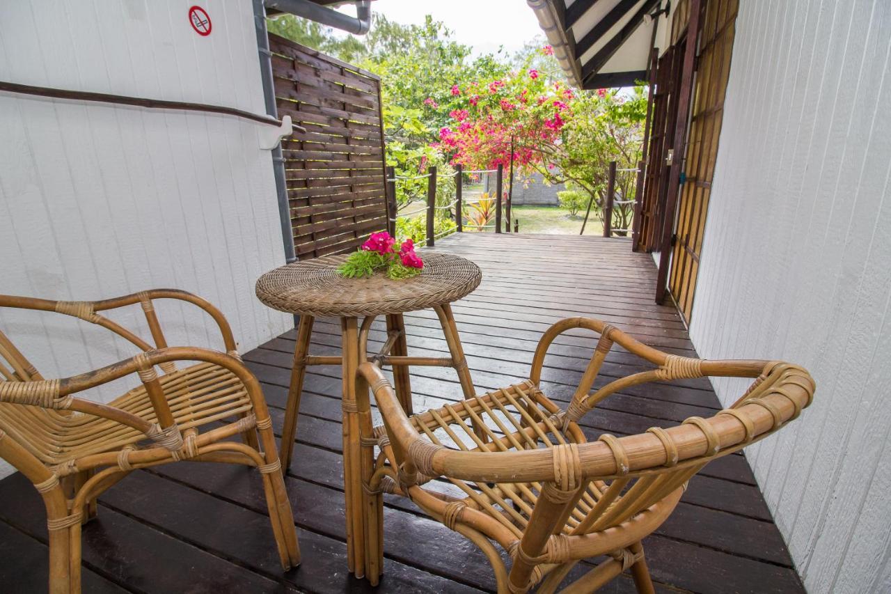 Le Coconut Lodge Avatoru Exterior foto